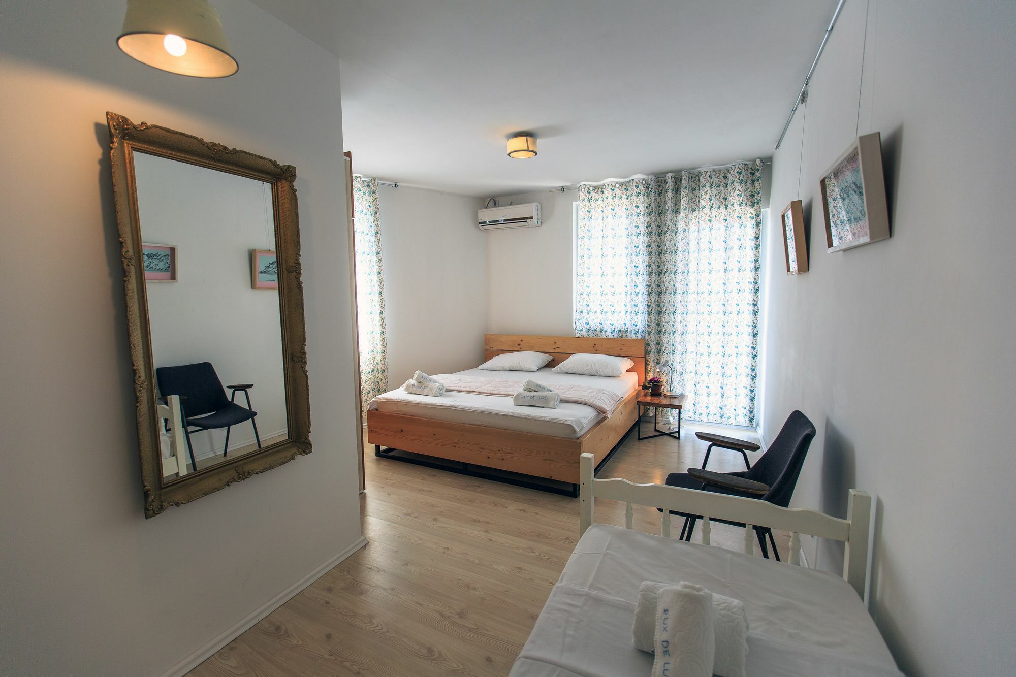 Apartments Rux De Luxe Bar Ngoại thất bức ảnh