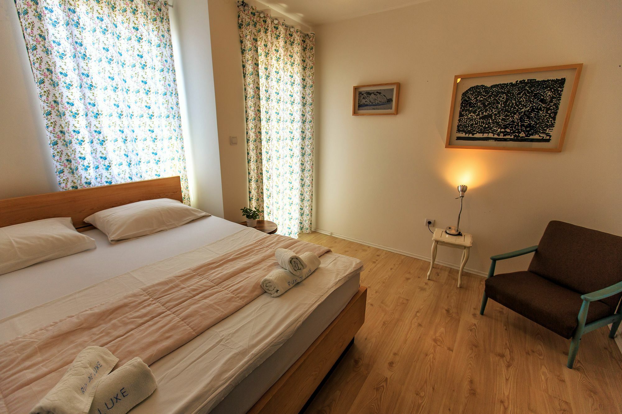 Apartments Rux De Luxe Bar Ngoại thất bức ảnh